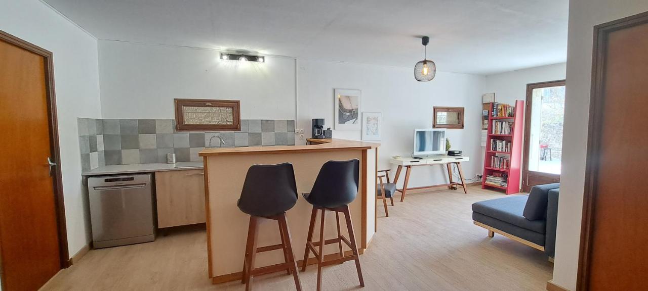 Mazet En Provence Pour 4, Piscine Chauffee Privee, Jardin Clos Prive, Barbecue, Chiens Admis Sainte-Jalle Exteriér fotografie