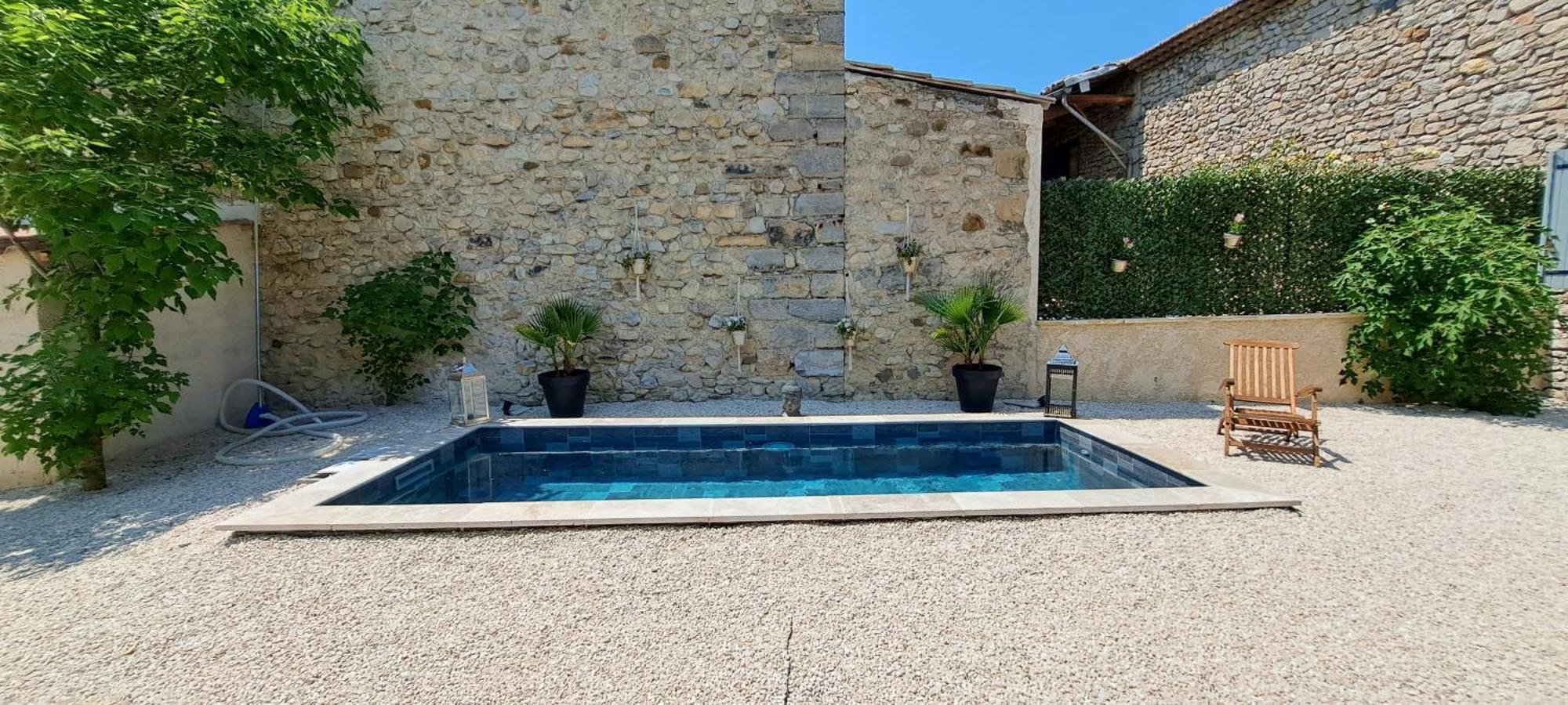 Mazet En Provence Pour 4, Piscine Chauffee Privee, Jardin Clos Prive, Barbecue, Chiens Admis Sainte-Jalle Exteriér fotografie